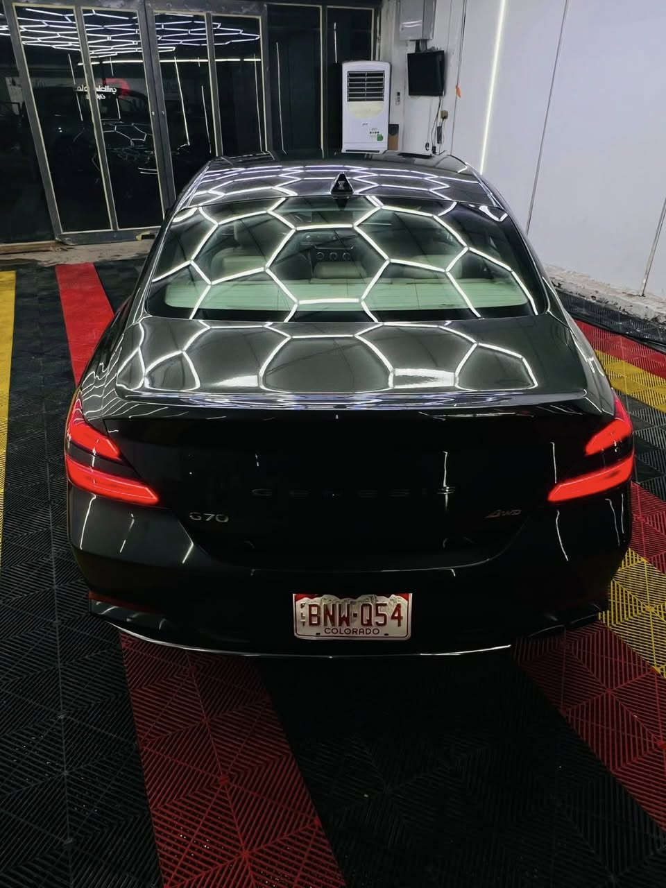 جينسيز G70 موديل 2023
السعر 175 وبيها مجال بسيط
محرك اربع سلندر. 2000 تيربو
فور ويل
ماشية 40 الف 
حادثها جاملغ وبنيد وخشم الجاملغ الخلفي
***********
المواصفات

• بصمة تشغيل
• تشغيل عن بعد
• كشنات تدفئة
• ستيرن كهربائي مع هيتر
• 5 وضعيات قيادة
Eco - Comfort - Sport - Sport Plus - Custom

• Auto Hold
• شحن وايرلس
• داخل أبيض جلد 
• شاشة كبيرة
• عدادات ديجيتال
• رادارات أمامية وخلفية وجانبية
• نظام تحديد المسار
• لايت LED أمامي وخلفي
• دخول ذكي مع إنارة ترحيب
• قيادة ذاتية
• مثبت سرعة مع تحديد مسار
• تحذير فتح الباب عند وجود سيارة قريبة
• قطعتين تبريد
• كشن السائق حضن بوضعية Sport و Sport Plus
• ماسحات أوتو تتحسس المطر
• نقطة عمياء
• شفتات ستيرن
