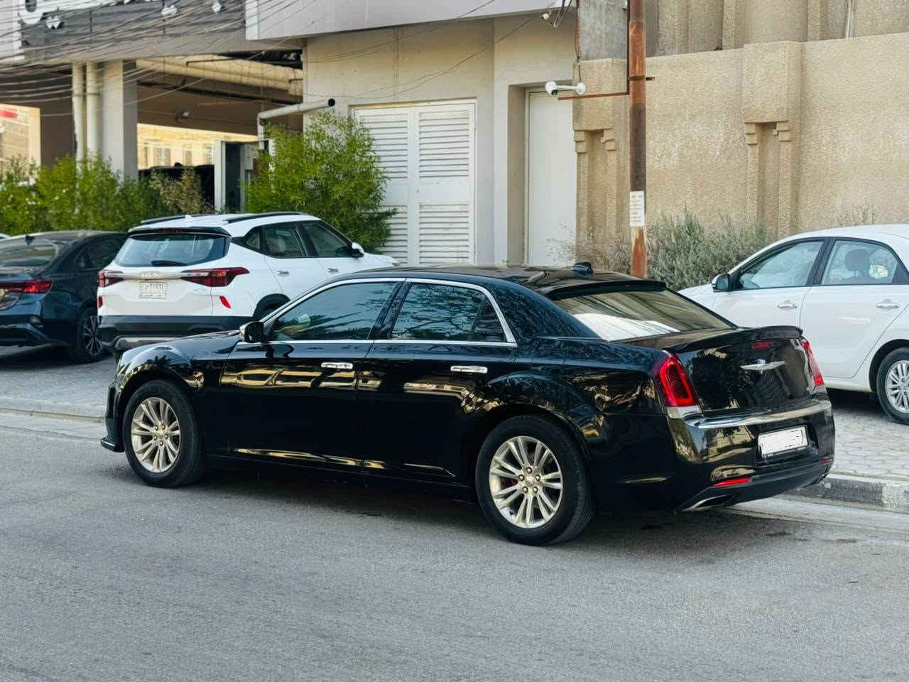 اوباما مديل 2017 اصل سعر 173 قابل للتفاوض الاستفسار اتصل*********** وارد أمريكي حادثها جاملغ فقط بدون دواخل والباقي كفاله عامه من كلشي مواصفات S فتحه سقف بصمه تشغيل بصمه أبواب تشغيل عن بعد برده خلفيه شاشه كبيره تحكم ستيرن كامره خلفيه كير ماوس  تو ويل كشنات كهربائي جلد شفتات ستيرن قطعتين تبريد اشاير مري كهربائي بجم عريض مكينه سته 6️⃣ سلندر مكينه وكير مكفولات حداديه جديده تخم تاير جديد ويل مكسيكي تبريد ثلج ❄️ رقم نكليزي مشروع وطني سنويه ل 31 مكان سياره كربلاء
