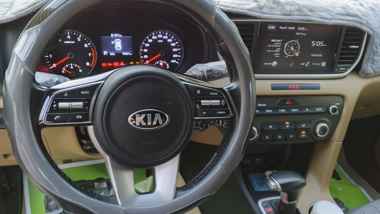 السلام عليكم كيا سبورتج.                                                موديل 21خليجي                  كفالة عامة محرك 2000دوش   شاشةاصلية كامرةخلفية.  ويل 19مخمل. حمصي ارضيات. مدوشمةجلد  قطعتين تبريد حساسات خلفي تحكمات ستيرن مرايا جانبية شفط واشاير بالمري اريل اتفكيشن ماشية70الف مكان بغداد السعر 195.    والأتصال على هذا الرقم ***********
