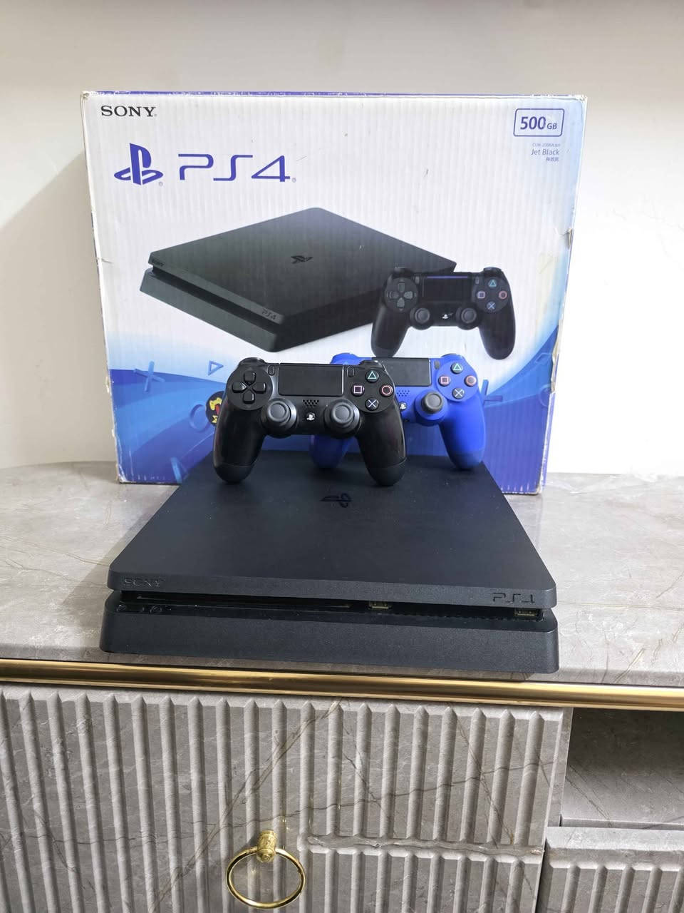 بلي فور سلم مهكر مامفتوح لوك ستيكر حيل حيل نظيف بعده جديد مع كارتون  يحتوي على 7 العاب قويه ويحتوي على 2جوستك جهاز فول الفول السعر 270وبي مجال للطيبين توصيل جميع المحافظات متوفر *********** كركوك, العراق
