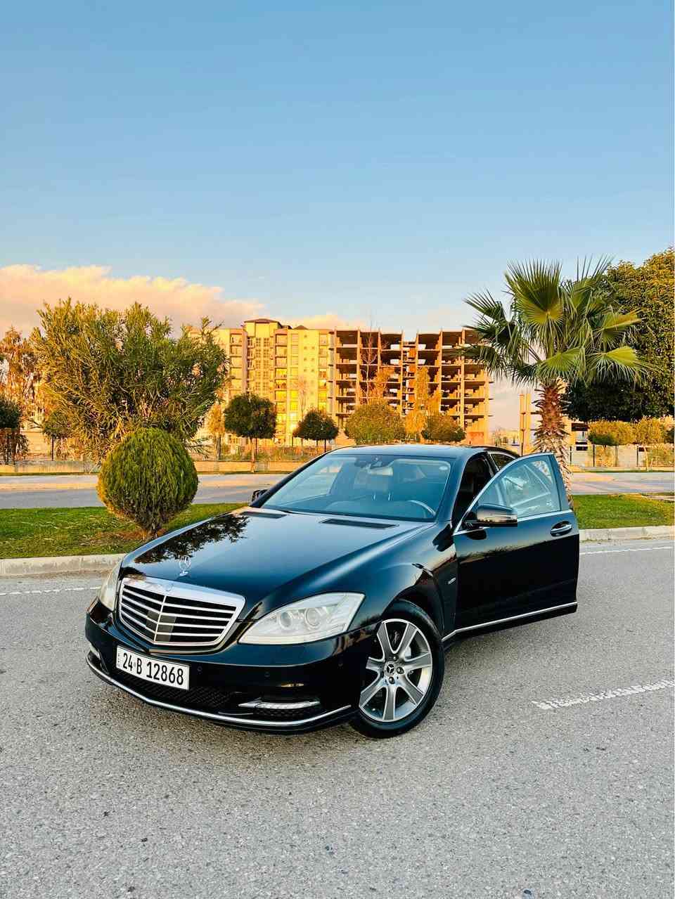 خل افاجئكم بل سعر و بسعر اقل من كامري و نظافة تقراء مئة بل مئة 👍🏻💯

صلو على الحبيب اخوان 🙏🏻

للبيع فقط !!

Mercedes Benz S class 350 2011 

اخوان السيارة وارد الماني ضمان دولي واحد على واحد و جديدة و بدون اي عطل او نقص صفر مسج و مكفولة كفالة عامة من صبغ و حادث و تبديل فقط مكانين صغير سحب PDR

موديل : 2011
وارد : الماني
محرك : 6 سلندر 3500 بانزين ارغب محرك و فئة بل مارسيدس
نسبة النضافة : 98% ماشاء الله 
ماشية : 155 الف
لون : اسود لماع 
رقم السيارة : دهوك الجديدة
مكان السيارة : اربيل

سعر السيارة : 207$💰 ورقه فقط و مجال كلش كلش قليل والله بسعر ٢٠٠٨ و ٢٠٠٩ 

رقم تليفون و واتساب : 

***********
***********

⚜️⚜️⚜️⚜️⚜️⚜️⚜️⚜️⚜️⚜️⚜️

موصفات فول 

فتحة السقف • حساسات امامية و خلفية • رادار امامي و جانبي • مانع التصادم • تحديد مسار • دبلات جبلس • بيبان كله بصمة و شفط • صندوق شفط • لايت زنون و دوارة • كامرة خلفية • بردات خلفية كهربائية • سماعات Harman/Kardon • شاشة و كيج الكتروني • ناظور ليلي • كشنات تدفئة و تبريد و خزن و حضن و فول كهربائية • ستيرن مهربائي و خزن • شفتات بلستيرن • كير تعليك • شاشة دي ڤي دي و كنترول • سيدي بوكس • بريك لمس • اوتو هولد • اتو ستارت ستوب • مرايات شفط • كشنات خلفية هيتر و تحكم بل بردات • و بعد كلش اهواي مواصفات ممذكورة … 

السيارة جاهزة و هسة مسويله سيرفز عام من ناحية دبلات و صدر و دهن و هايدروليك و تخم تاير يعني جاهزة تجي و تشوفه بعينك دينار واحد متصرف عليها 💯

گير و محرك كفالة ممفتوحة و بدون اي ملاحضة ماشاء الله 🙏🏻💯

رقم و فحص و هزة و سنوية كله جديدة و بأسمي تحولها نفس اليوم 🙏🏻💯

اخوان السيارة جوة سعره و اخواتها تنباعن بهيجي سعر فدوة لا تكسر بحلال العالم و السيارة يخبل و لوك بل باكيت 👍🏻 أربيل, العراق
