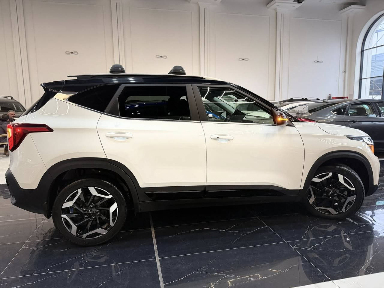 السلام عليكم علق تم يصلك السعر
كيا سليتوس وارد امريكي 
موديل 2024 شكل جديد 
فئة SX فول مواصفات 
تو كلر 
عداد المسافة 29 ميل 

الضرر حادث سطحي خشم البونيد فقط بدون ايربك فقط تبديل لايت بلادي ودعامية 

رقم شاصي وصور مرفقة مع المنشور 

العنوان اربيل معرض مثنى موفق 
***********
***********
صلي على النبي محمد صلى الله عليه وسلم
