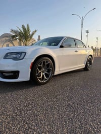كرايسلر 300 • ٢٠١٨ • ٧٥٠٠٠ ميل