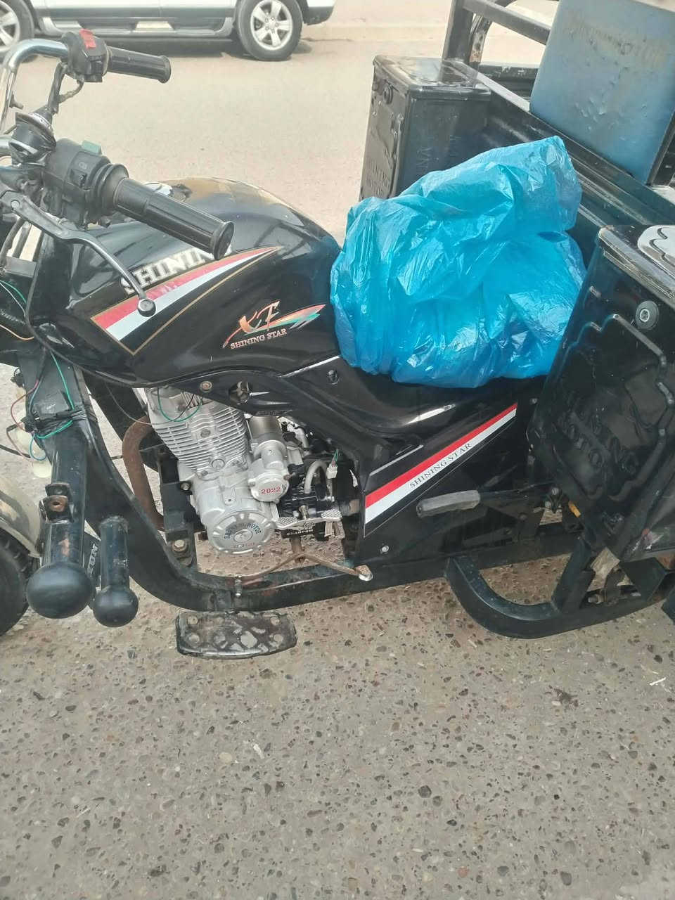 ستوتة جمرة موديل 21 محرك 22 كامله نقص بس الدشبول والكشن دوشمه السعر 1850000 وبيه مجال بصيط 
بغداد المدائن 
***********
