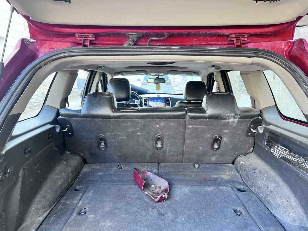 السلام عليكم موديل ٢٠١٠ بسمي بيهه كم قطعه صبغ التفاصيل اتصل *********** السعر ٩٥ بيهه مجال
