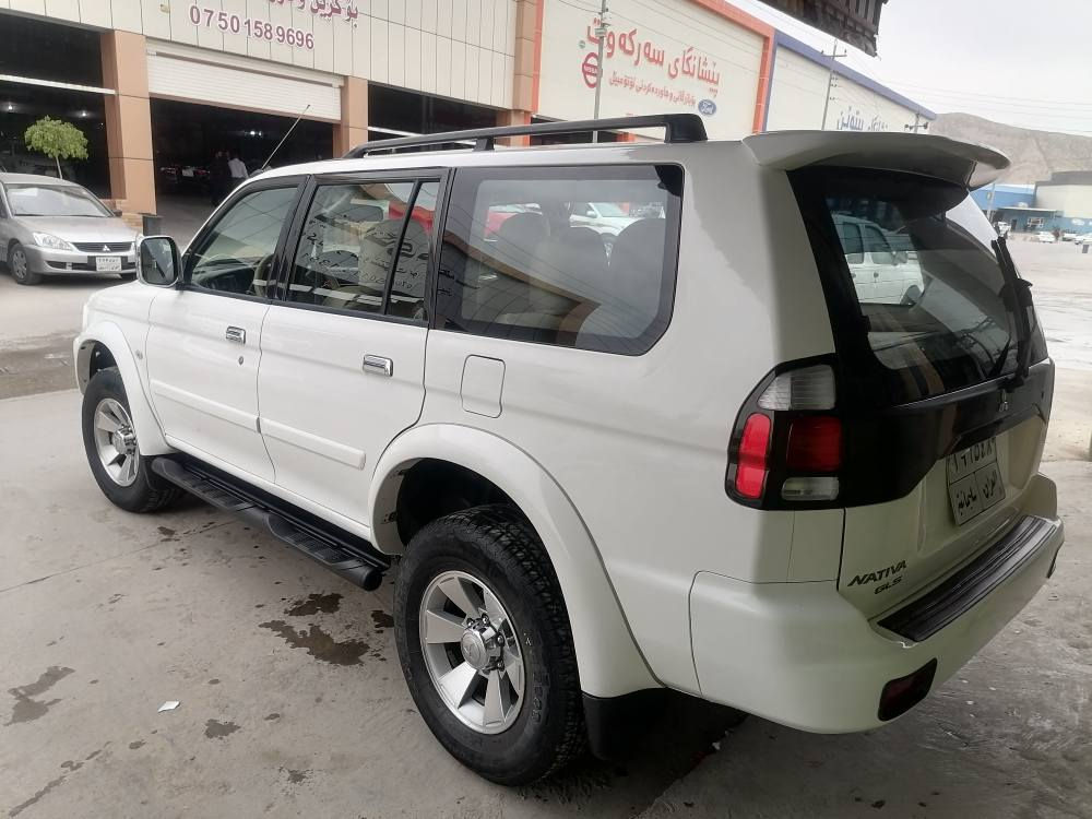 مستەربۆشی ناتیڤا  مۆدیل 2008 گیر تۆماتیک و دەبل ئەکسل کیرو مەکینە  و ئەکسل بەشەرت بیش فولە سەیارەکە  و پشتی کەبسە دوو سێ بارجەی  بۆیاغە بێ ناو گرتن سەقفیشی توزیک بۆیاغی هەیە  سەنەوەی تازەیە تا نزیکی 2030  سەیارەکە هین ماڵی خومانە بەشەرتی وەکال و تەحویل یەک دینار مەسرەفی تیدا نیە سەیارکە لە هەولیر  بنصلاوە نرخی 90 گەلا کەمەعامەلە *********** أربيل, العراق
