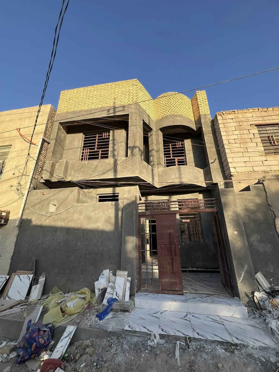 يـتوفـر بيت زراعي 100 مـتر بناء حديث نـقص تـخمير فقـط تسليم 

مـفتاح تلث غرف وصاله واستقبال وصحيات داخل وخارج ومنـاور 

تبليط بـلباب ناصريه سديناويه يم البانزين خـانه كـلش وقريب الشارع

يـلاا وين الشراي أسلمك مفتاح خلال اقل السبوع واتساب الشراي 

***********
