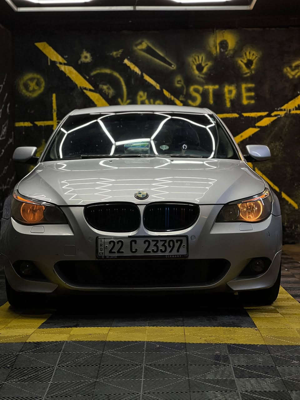 السلام عليكم
للبيع BMWميماتي 
موديل 2003
حجم 530
حداديه جديده 
كير مكينه مكفولات 
تخم تاير 
باتري جديد 
دبل كزوز 
دعاميات M
غرفه Mعدا الدركه 
حساسات 
تبريد ثلج 
السياره مابيها نقص 
مكانها نجف  سعرها ١١٢  وبيها مجال كلش قليل   لاستفسار ***********
