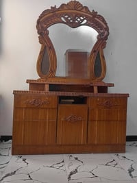 غرفة نوم • سرير