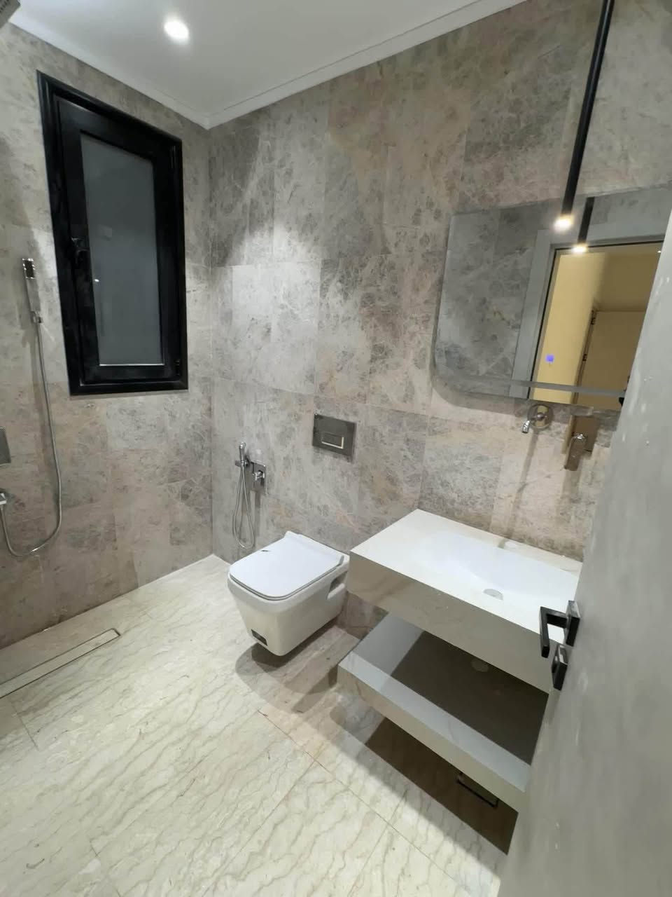 مستعدون لتركيب سيراميك

للحمامات 👍

مطابخ 🏠

غرف النوم 🏡

صالات 🏚

كليدور 🏖

واجهات المنزل🏫 

ترميم وتشطيب سيراميك والكاشي القديم🗺 

للتواصل واتسا***********☎️

