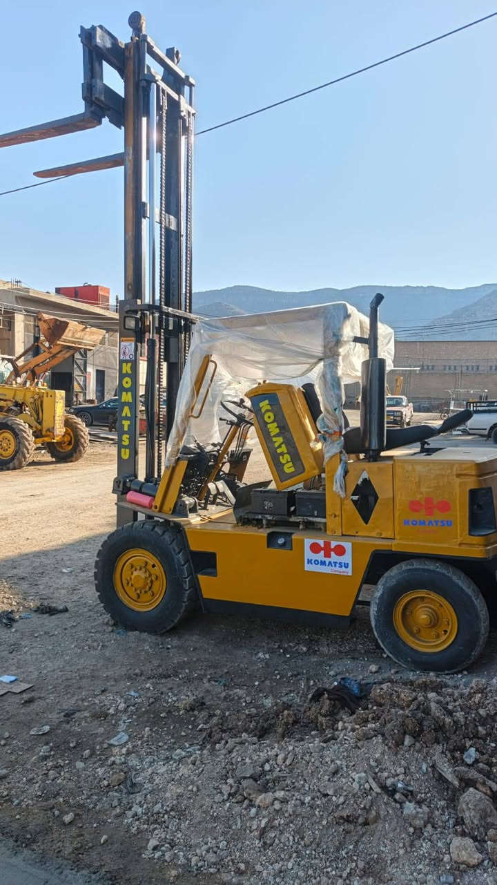 رافعه كوماتسو 1989
4.5 طن
كل شي جاهز بدون مصرف مكاني دهوك
سعر 45 ورقه
***********
