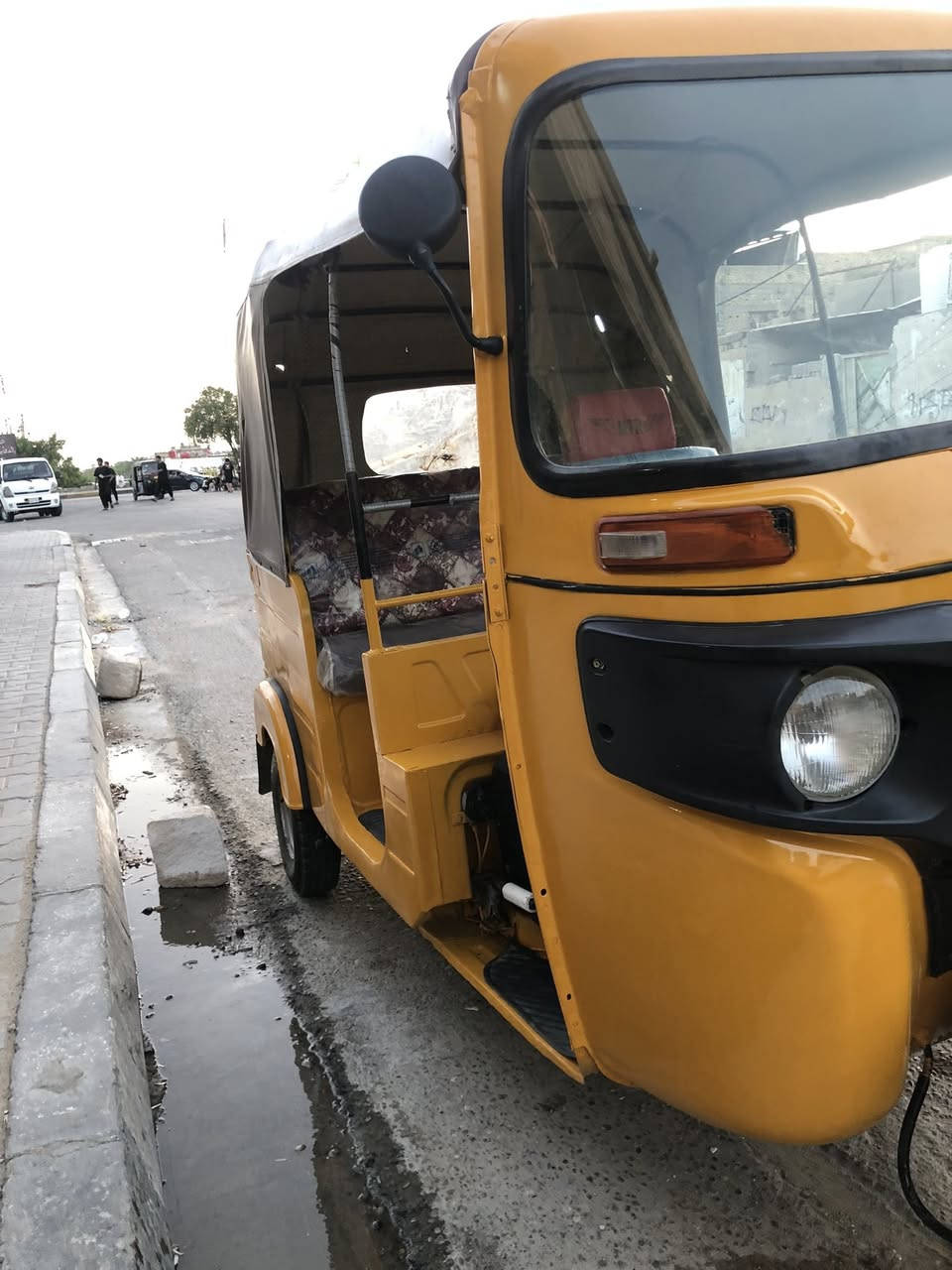 تكتك موديل 20 رقم وسنويه بدي كفاله مرشوش جماليه فقط مكينه تجفيت شركه تكتك جديده كلش جاهزه لشارع سعر 6و250وبيه مجال قليل كلش


**إذا كنت صاحب هذا الإعلان وتريد حذفه لأي سبب، رجاءا أرسل رسالة إلى الدعم الفني**