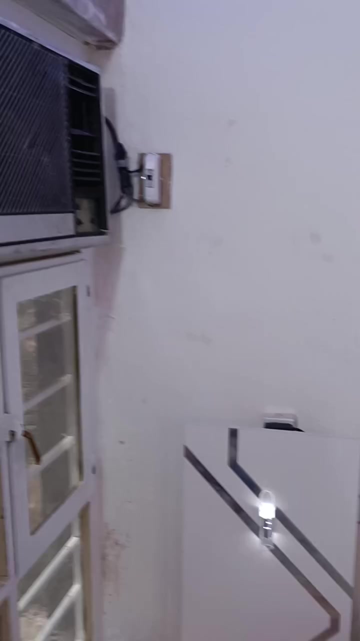 غرفه نوم تركي لون أبيض 
5قطع 
مستعمله مدة قصيره /للبيع 
المكان /العبيدي /شارع المحافظ 
تواصل واتس اب ***********
