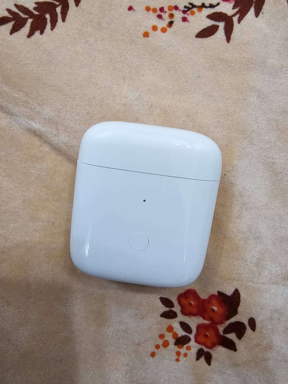 سماعات من شركة Realfit السعر 10 الاف
جديد غير مستعمل 
يوجد توصيل لجميع محافظات العراق 
التواصل خاص او ***********
