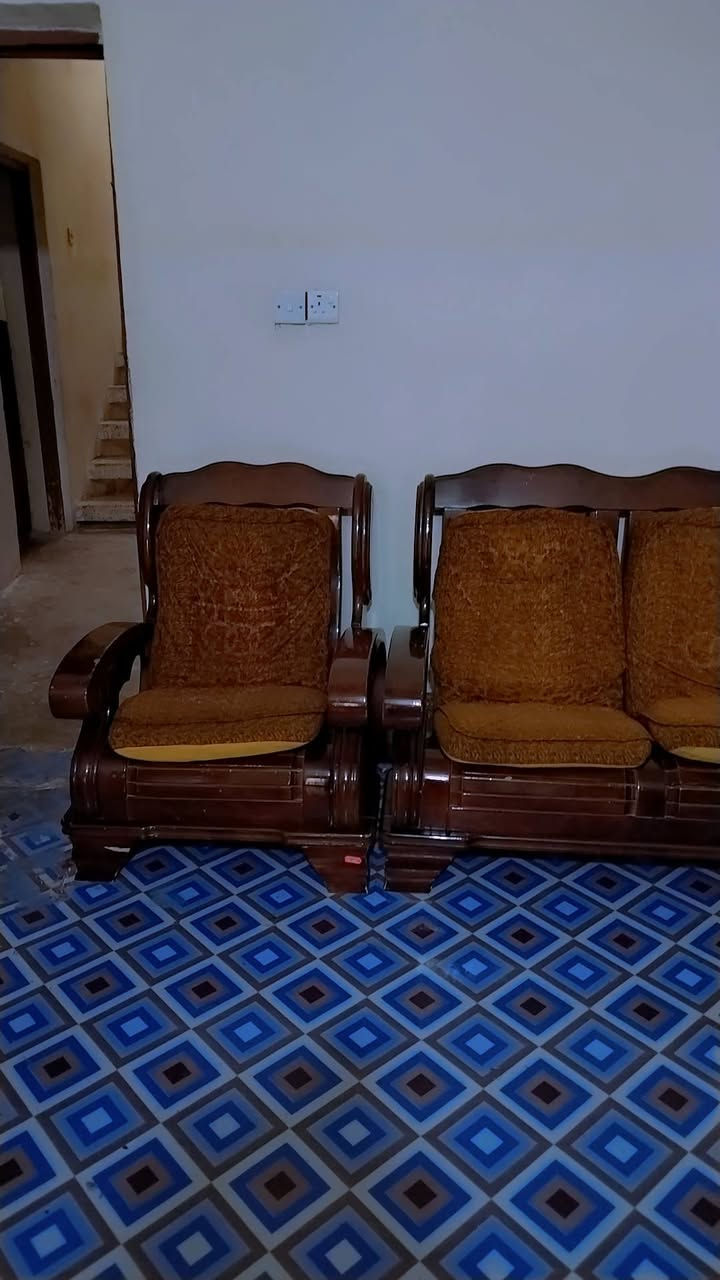 طقم قنفات للبيع 9مقاعد مابي اي كسر سعر 200 وبي مجال


**إذا كنت صاحب هذا الإعلان وتريد حذفه لأي سبب، رجاءا أرسل رسالة إلى الدعم الفني**