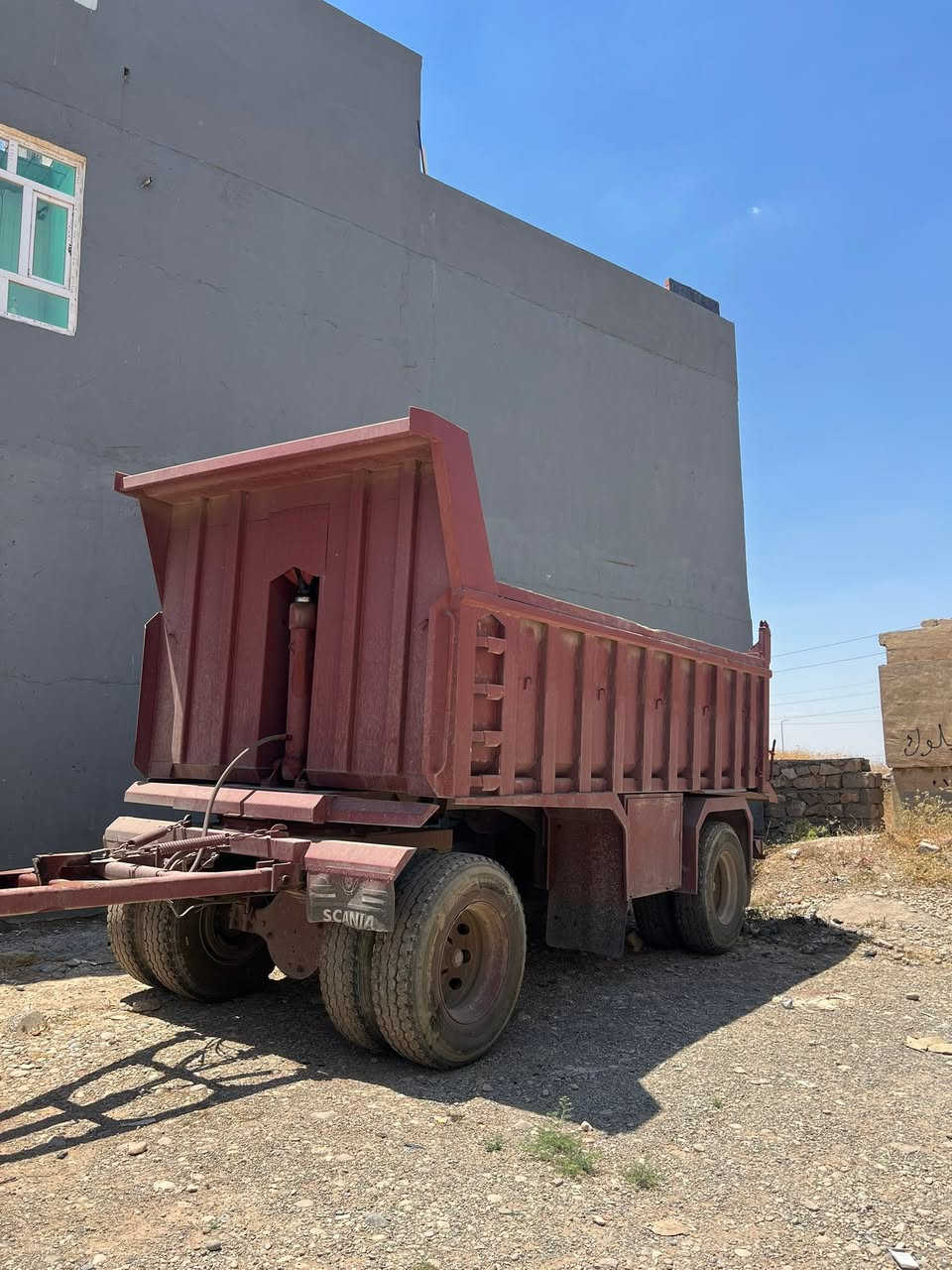 السعر الاتصال على الارقام
***********

عربانه جديده للبيع 
مستعمله شي قليل 
تواير نص عمر نظيفه
جك دفن
الطول 5 متر استندر
جاهزه ع شغل
