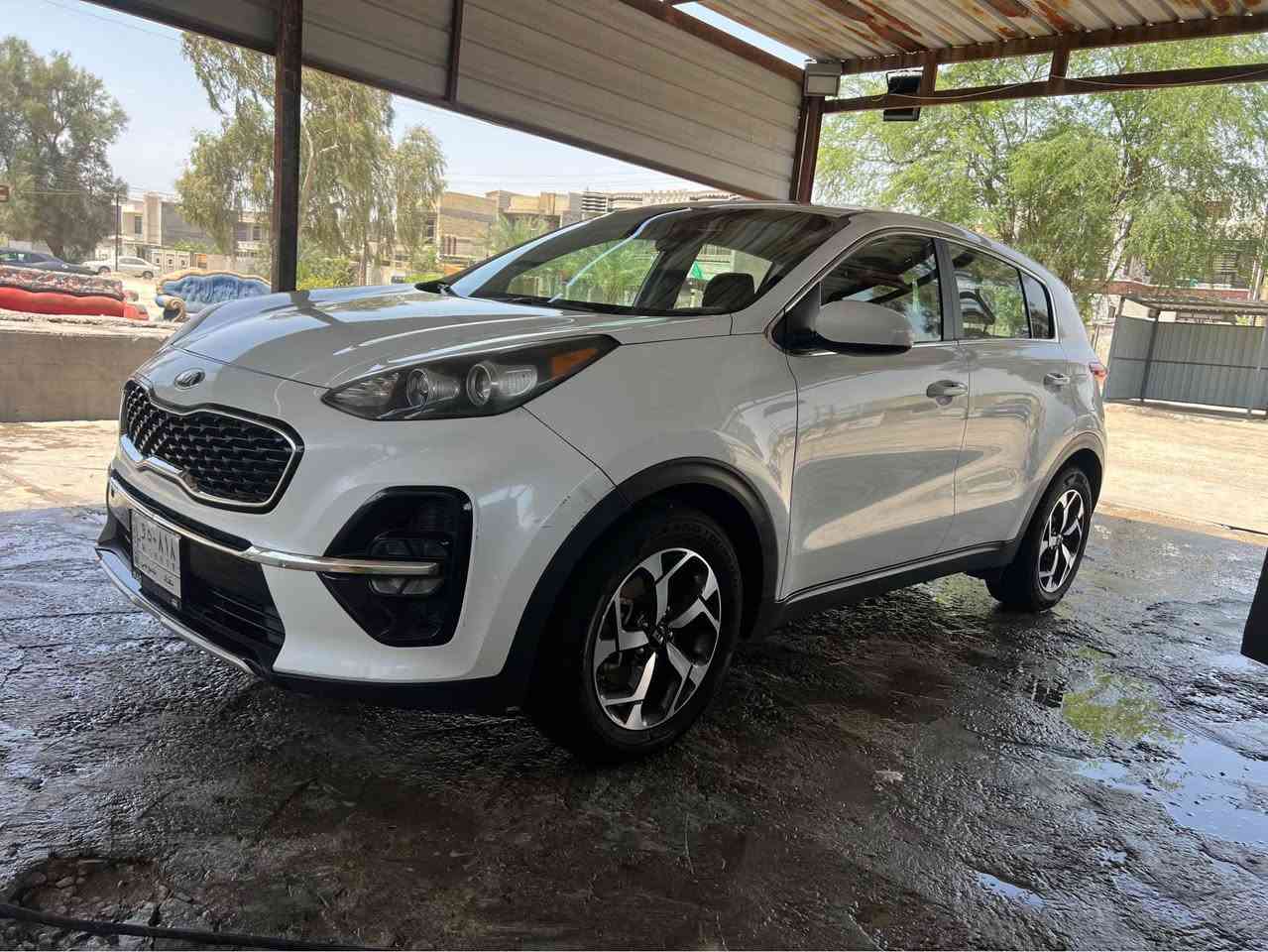 السلام عليكم 
للبيع كيا سبورتج 
مويل 2020
محرك 2400
ماشيه 75mil
ضررها چاملغ امامي ودعاميه  فقط بدون اي دواخل بدون ايرباك
السياره جديده بمعنه الكلمه وأي نقص مبيها السعر 162 وبي مجال للاستفسار ع 
***********
مكان السياره بغداد السيديه بغداد, العراق
