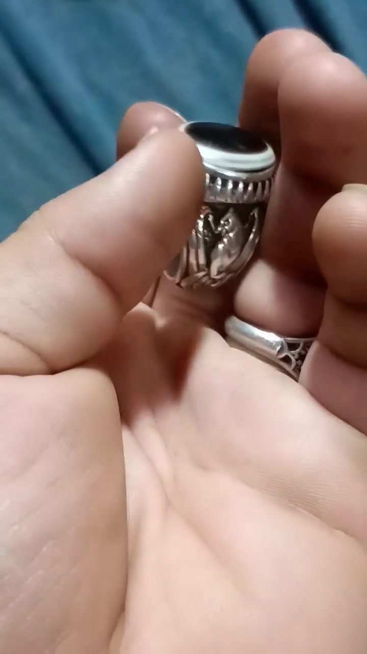 جزع قديم مشگول صياغه ثقيله


**إذا كنت صاحب هذا الإعلان وتريد حذفه لأي سبب، رجاءا أرسل رسالة إلى الدعم الفني**