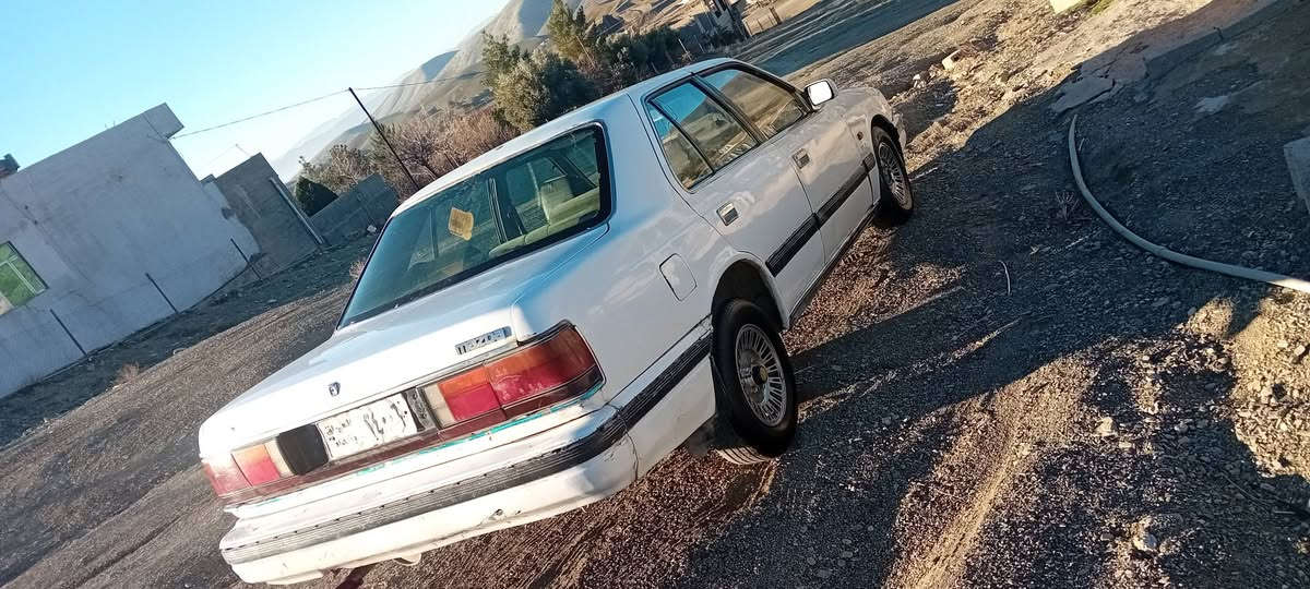 مازدا 929 مۆدێل ١٩٩٠ ئاڕمی سەوزی سلێمانی مەکینە ١٢ کابرێتەر ٤جام کارەبا گەرمی و لایت ئیشارەت هەموی مەزبوت گێڕ عادی گێڕ و مەکینە ئاکسل بەشەرت ٤ تایەو ویلی سۆپەر ویلەکان لۆکن سعری ١٩ گەڵا و معامەلە شوێن سلێمانی گۆڕینەوە لەسەر دڵگرتن ڤایبەر و واتسئاپ لەسەر ئاسیاکەیە 
***********
*********** السليمانية, العراق
