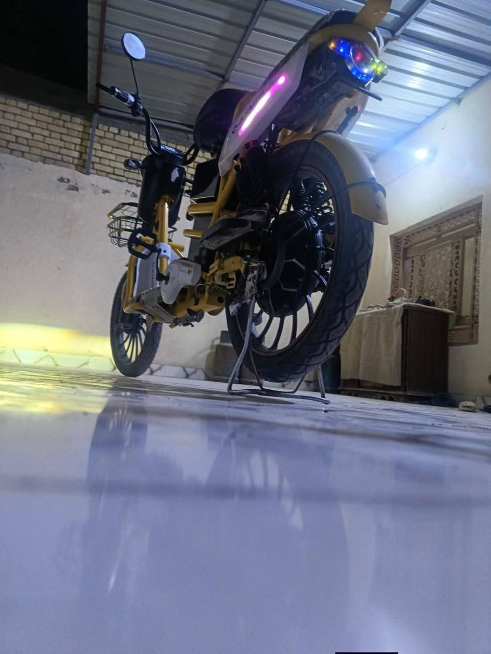 للبيع دراجة كهربائية G-A FAITH
نظيفة جداً ولونها ذهبي مميز ✨
بطارية قوية وتمشي مسافة زينة بالشحنة.
السعر: 500 ألف قابل للتفاوض
المكان: السماوة 

للتواصل خاص.


**إذا كنت صاحب هذا الإعلان وتريد حذفه لأي سبب، رجاءا أرسل رسالة إلى الدعم الفني**