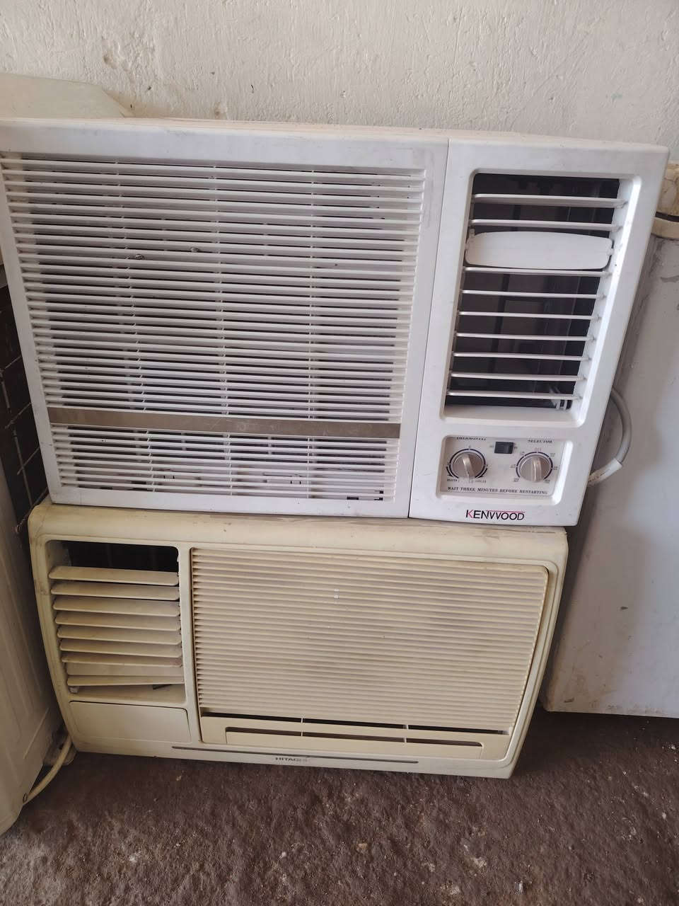 السلام عليكم كاونتر 6قطع قياسه اربع امتار ونص مكيفات شغلات تدفئه وتبريد المكان بابل  المدينه الاسعار تفضل خاص وعيوني الك اواتساب ***********
