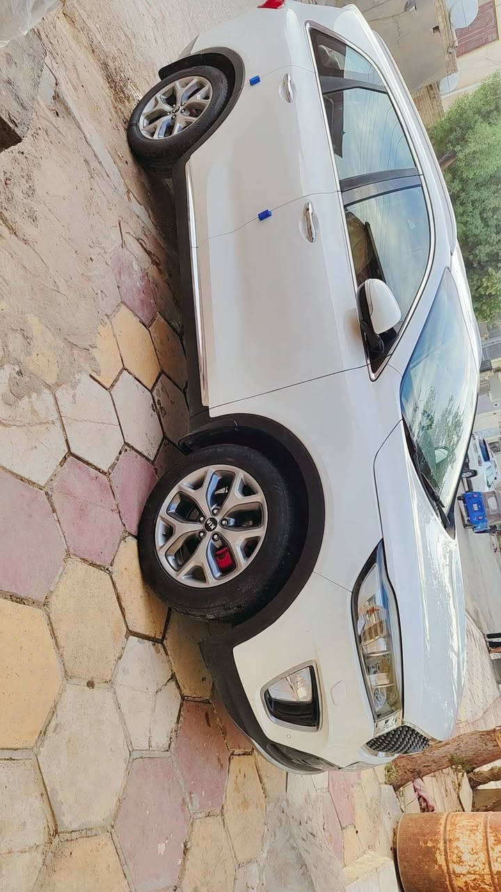 السلام عليكم
سورنتو خليجي ٢٠١٦.  فول موصفات 
مكفوله كفاله عامه من البارد والرصعه والشخط
سياره ماشيه ٧٩ حقيقي َ

رقم الهاتف ***********
مواصفات السيارة معروفه
