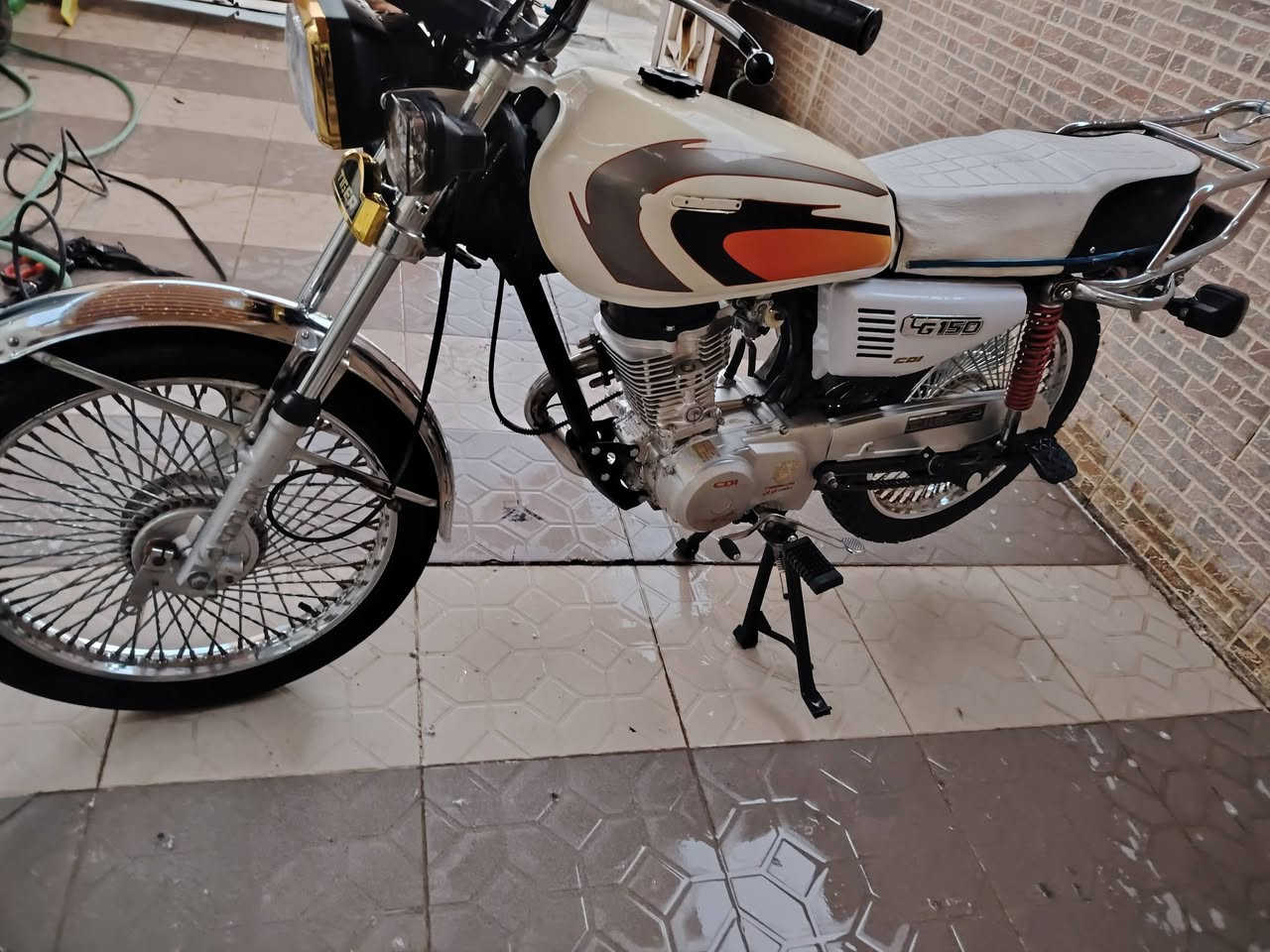 سلام عليكم تايكر موديل ٢١ للبيع محرك ممفتوح كهربائية كله شغاله اي نقص مابيه السعر ٤٠٠ الف *********** مكاني المجمع الصناعي
