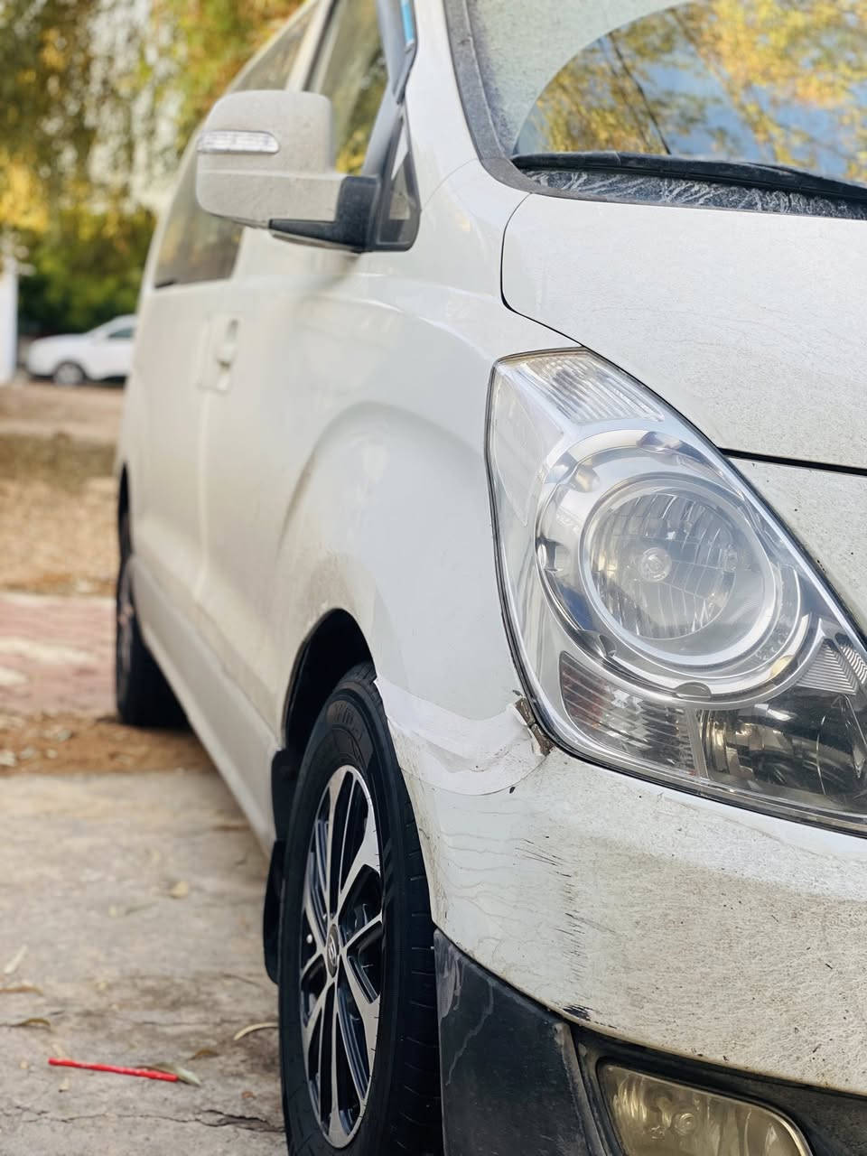 السلام عليكم 
ستاركس 2012 للبيع 
مفتوح محور مسكر مكفوله كفاله عامه عدا شبر بلجاملغ الخلفي جاهزه السياره من كلشي تخم تاير حداديه مصفره هيئه وضريبه رقم قادسيه باسمي تحويل ثاني يوم، 
مكاني بابل القاسم 
للاستفسار ***********
