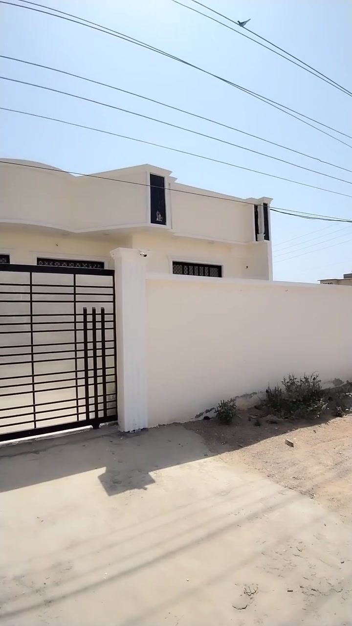 دار للبيع بناء حديث وجاهز للسكن مساحة ٢٠٠ متر منطقه بريجان عل شارع العام باقي التفاصيل اتصل *********** متوفر وتساب
