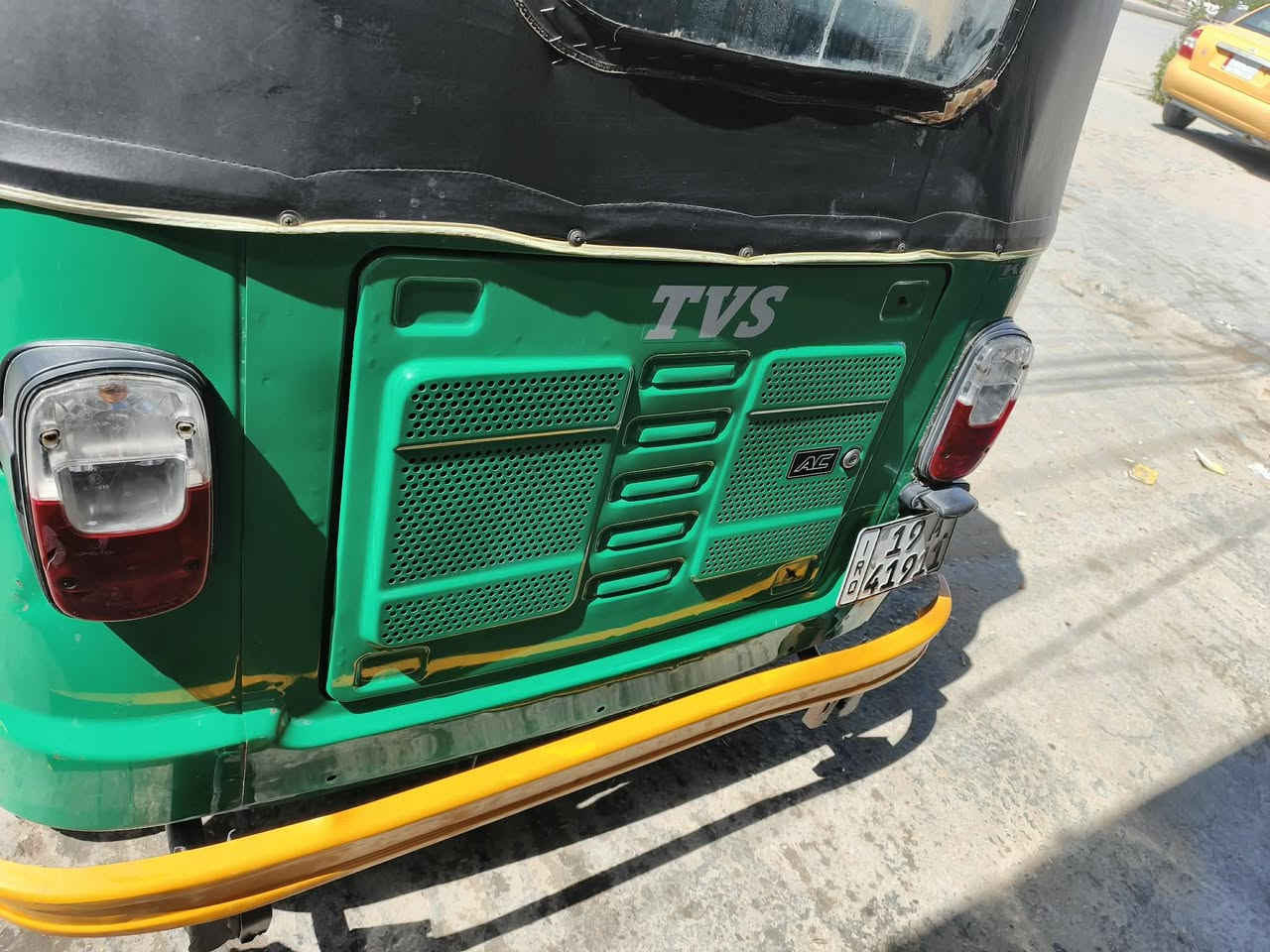 السلام عليكم تكتك تي في اس
موديل 21 نضيفه كلش ضربه مابيهه 
رقم نكليزي مكاني كربلاء الاستفسار 
الاتصال على الرقم ***********
