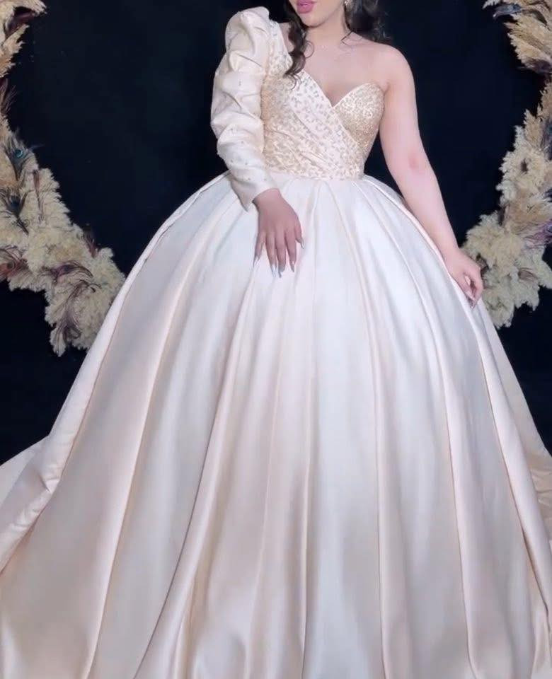 بدلات أعراس للبيع بسعر مناسب كلش نضيفات ***********
