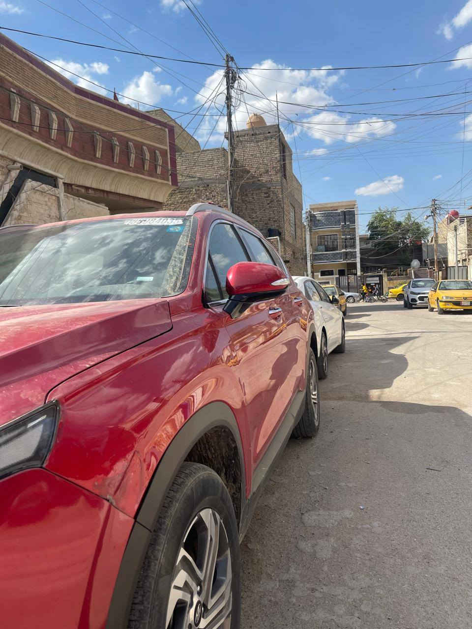 السلام عليكم سنتافيه امريكيه موديل ٢٠٢٣ رقم بغداد
اب اسمي بيهه قطعه صبغ فقط والباقي كفاله عامه 
السياره فول مواصفات عده الفتحه تصمه كامره لإدار
حساسات .. حداديه وتايرات عله وضع الوكاله تجي وشوف 
سياره مال بيت ... مكان السياره بغداد الشعب شارع صحه
السعر ١٧٠ وبيعه مجال بصيط حك جيتك وتدلل
***********
