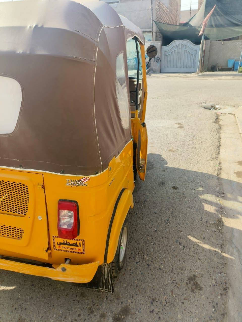 للبيع موديل 21 رقم بغداد مميز تكتك جاهزة محرك بجيس اخرس ناعم كبل للشارع ترايهة مال زيرو مصبوغة عام للجمالية فقط ابدون ضربة ولا معجون تحويل مباشر السعر 7 او 200 العنوان بغداد جسر ديالى القديم ***********
