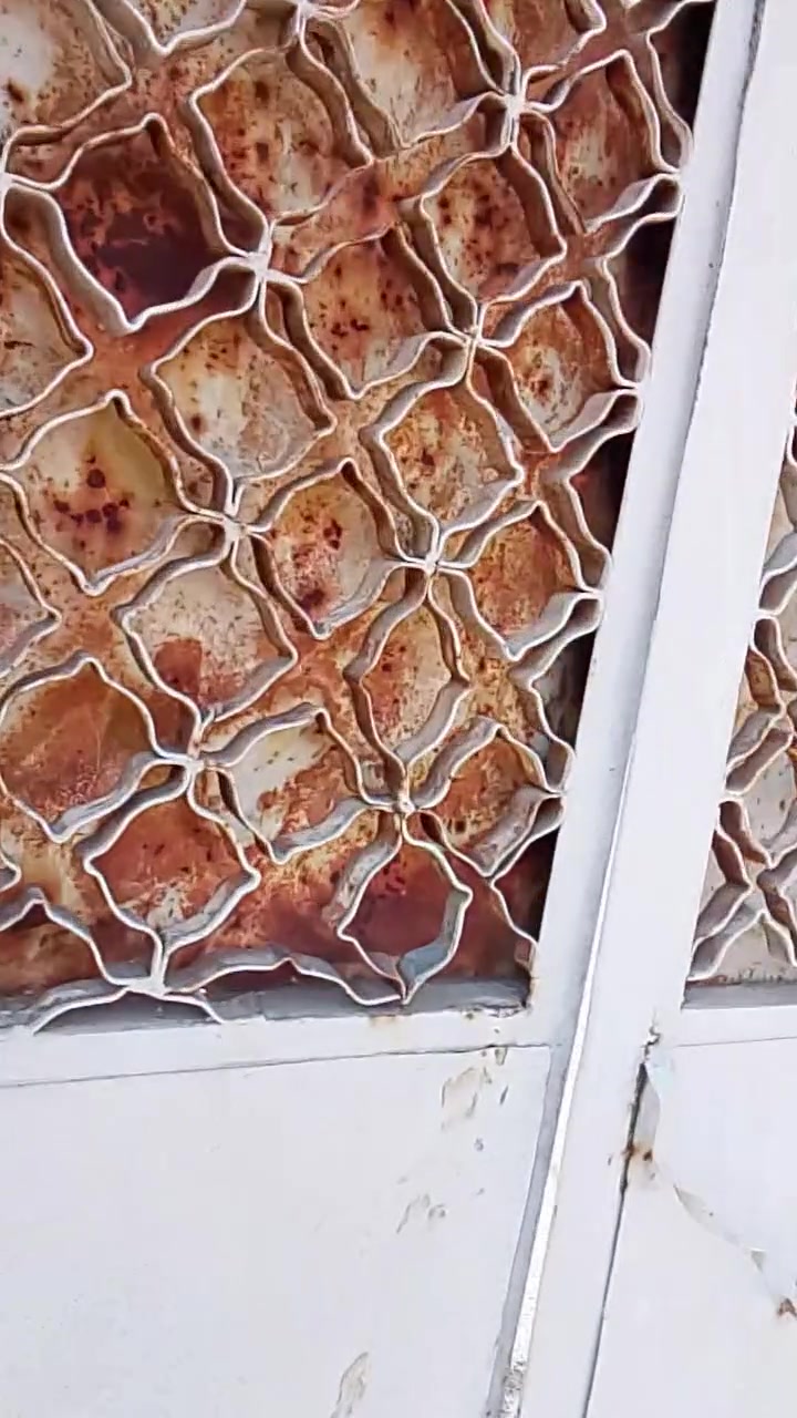السلام عليكم بيت للبيع طابو صرف سند بأسمي 127 ونص متر استقبال+3غرف نوم طابقين مجاور سوك الرئاسة ومجاور محلات يحيى ***********
