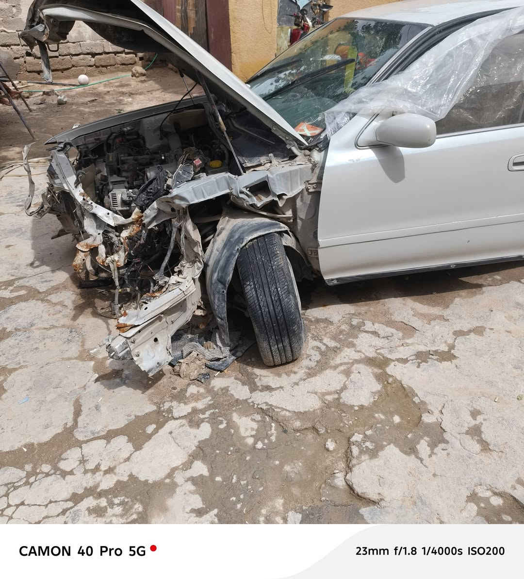 سلام عليكم كرسته موديل ٩٣ لولوي حادثها مثل ما موضح بالصورة محرك ونجي رقم بصره إنكليزي باسمي دواخل جديدة مكفولة من الكص والنقل سعر ٣٥  محرك وكير انضاف ***********
