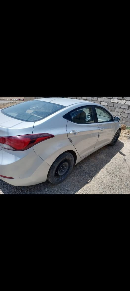 سلام عليكم إخوتي رمضان كريم ..
سيارة النترا خليجي بسمي مكينه18 رقم قادسيه بيها رشات صبخ قليله بلبيان اثنين وبيها جاملخ مبدل بدون حادث حداديه جديدة سياره خير من الله ماناقصه كلشي الله شاهد اريد مراوس بسوناتا أو ابتيما وحسب القناعه ***********
