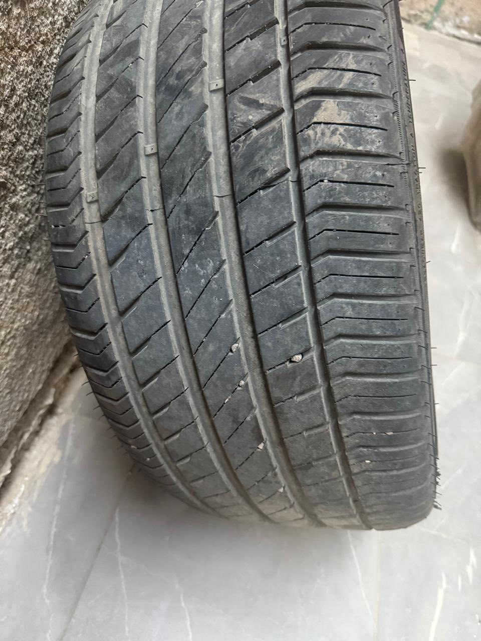 تايرات BMW 2024  مع ويل كب حجم 20  حديث استخدام شهر واحد فقط للبيع السعر 700$    الإتصال على الرقم ***********
