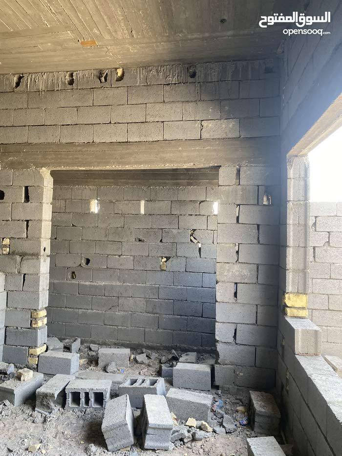 السلام عليكم بيت هيكل 200متر واجهيه 20 ونزال 10في الصالحيه شارع الرسول طابو زراعي توزيع السكان وهاذ رقم صاحب الدار ***********
