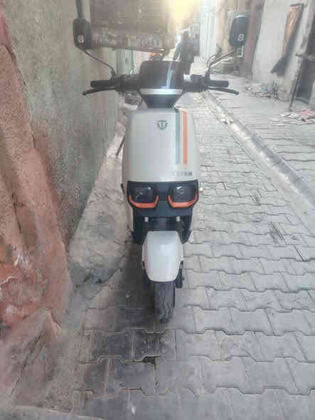 *********** مكاتب بغداد سعر 675 واللي يحب هذا رقم يتصل علي دراجه نظيفه
