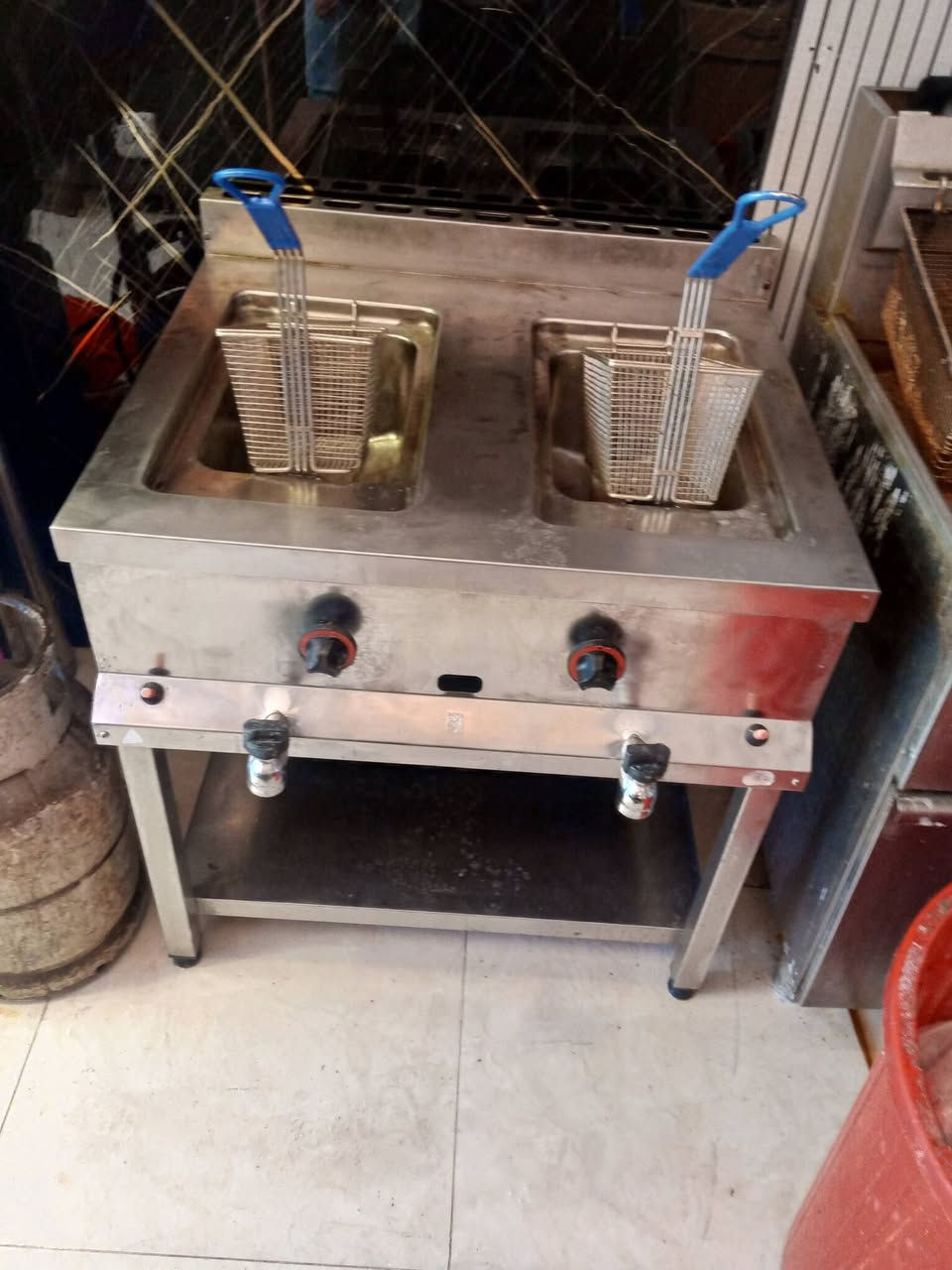 قلايه مستعمله بس كلش نظيفه غاز 
مكاني بغداد 
***********
