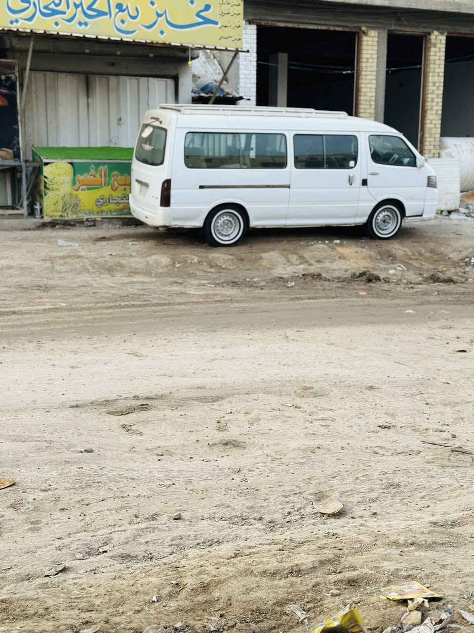 السلام عليكم جنبي H1 للبيع سياره جديده مابيها خياسات عمرتهن وره الزياره تخم تاير باتري جديد سياره مانقصها شي 
سياره ابيع موصليه لان عليها غرامات ١٥٠٠ مرور وراعيها يريد مليون ياله يداور مطلوبه للمصرف ومرفوع الحجز عنها بس ضاع كتابها أبيع برميل وأربع تايرات للاستفسار عل خاص أو عل رقم ***********
