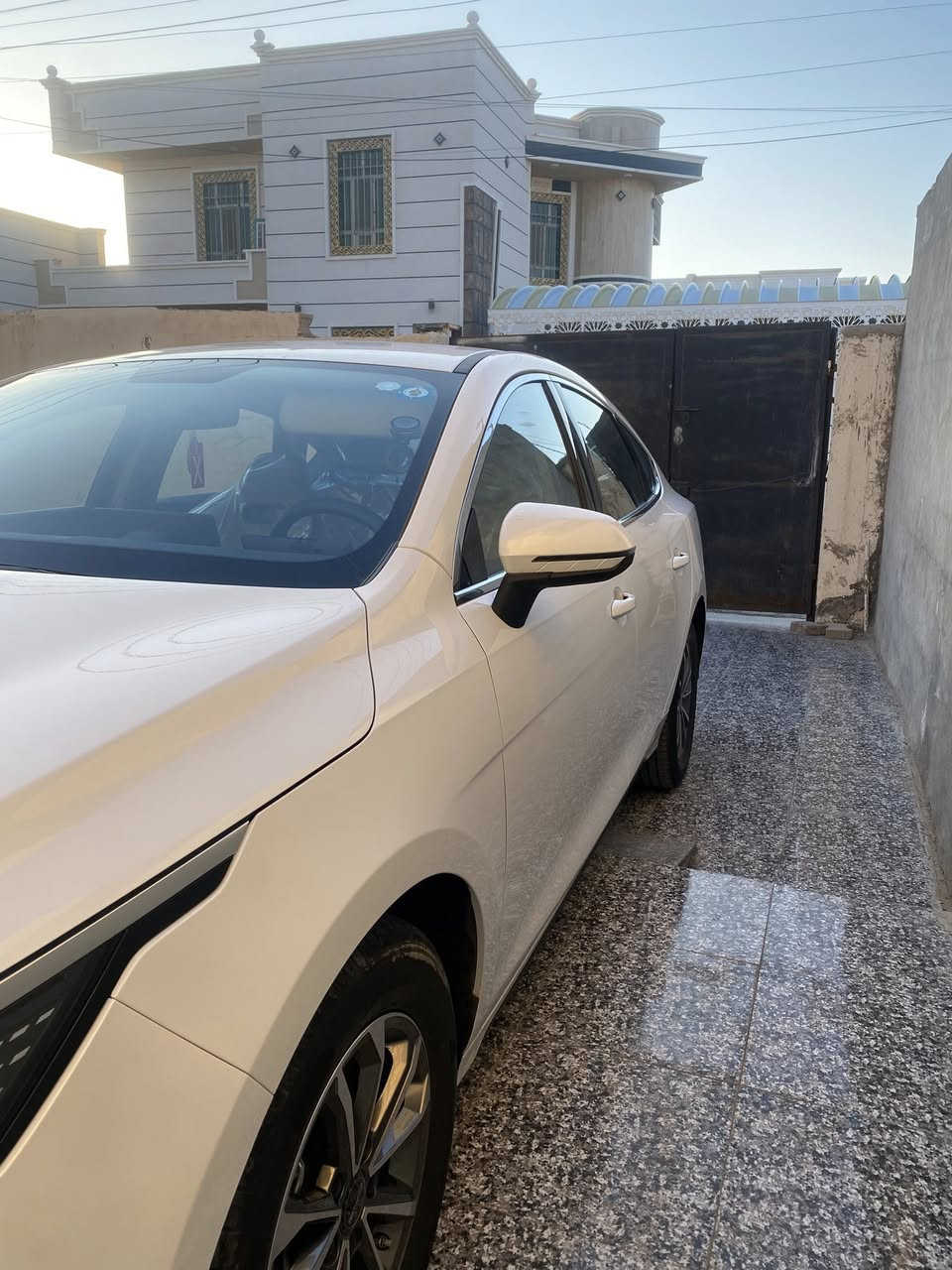 السلام عليكم
Bydدست رويل 
موديل 2025
مرقمه كامله باسمي كبل تحويل 
معروفه مواصفات الدسترويل ميحتاج اذكر 
سياره بوضع الشركه 
ماشية 3000 زيرو 
سياره مكفوله كفاله عامه 
سياره جاهزة من كلشي برامج كامله 
السعر 133ورقه وبيها مجال بسيط
 
للاستفسار الاتصال على الرقم ***********
