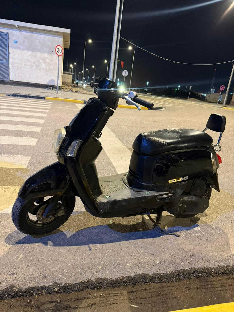 السلام عليكم ماكس بوليسي البيع مكينه بلاد مامفتوحه وجديده دراجه مكلف بلنشر دراجه محتاج ويريد يبيع مكاني بصره تقاطع الكزيزه سعره 725 وبيه مجال الشراي رقمي ***********
