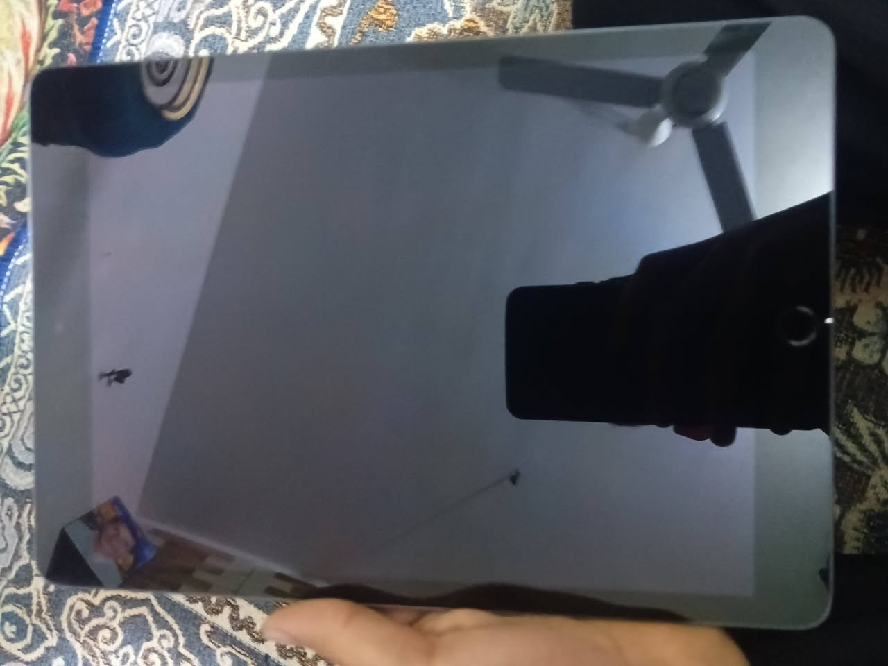 سلام عليكم ايباد 9 للبيع 
ذاكرة الايباد (64) مع ملحقاتة مستخدم شهرين نضافة 99 % السعر 250 وبي مجال 
للتواصل على هذا الرقم ***********
العنوان بغداد الشعب
