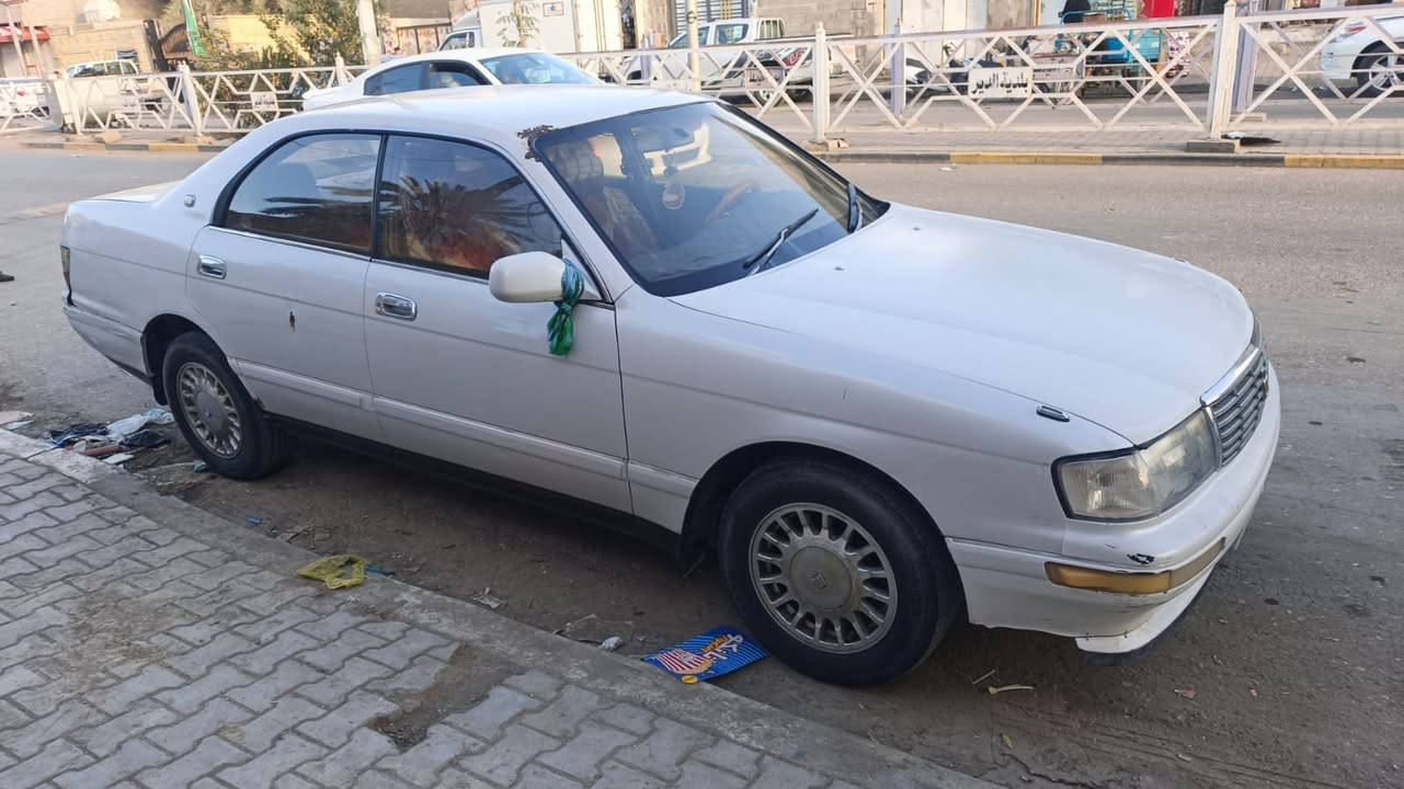 اسلام عليكم
بطه مديل1993 بصره مكينه ثنين ونص     بيهه ضربه خفيفه بجاملق لخلفي ضربت دراجه  السياره نضيفه. مكفوله  من كلشي السيارة بسمي تحويل مباشر السعر( 60) 
***********
