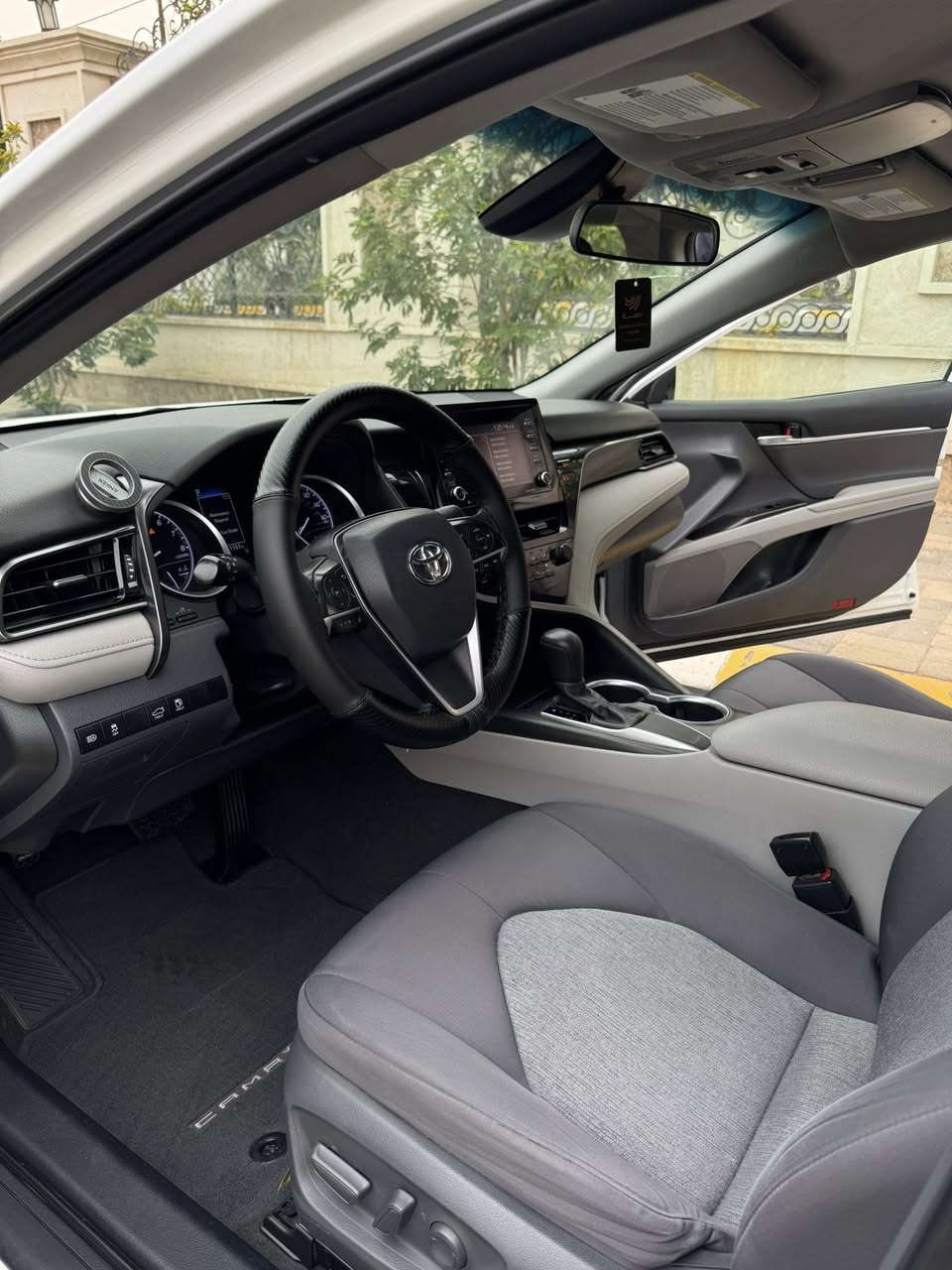 السلام عليكم 

كامري 2021 امريكي كلين تايتل 
بدون ضرر 

فئة LE

رقم سليمانية بأسمي 

السيارة داخله سستم بوكالة تيوتا 

كل صيانتها بالوكالة 
السيارة نظيفة ومابيها اي عيب 

محرك بانزين 2500 شاشه كبيره
بچم كبس

ماشية 75 الف ميل 

بيع فقط 

مكانها الفلوجة 
للأستفسار اكثر 

***********
