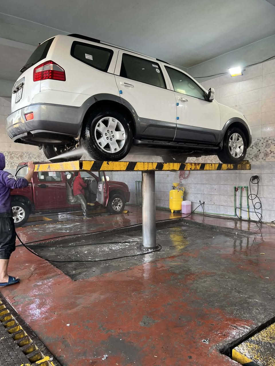 السلام عليكم مهافي للبيع رقم بصرة وارد خليجي ٢٠١٣ فول مواصفات 

كشنات تدفة تبريد 
كشن خزن 
زراك لايت 
حساسات خلفية وكامرة
مري كهرباء +شفط 
ستيرن كهرباء 
فور ويل 
تخم تاير 
تبريد ثلج ٣ قطع
ضرر سيارة تبديل بنيد + معجون جاملغ عكس سايق 
مكينة مجفته تجفيت عام غراض كله شركه 
سيارة مال جناي اي نقص مابيه سعر 143 بيه مجال مكان سيارة بغداد مدينة صدر للاستفسار اتصل على رقم***********
