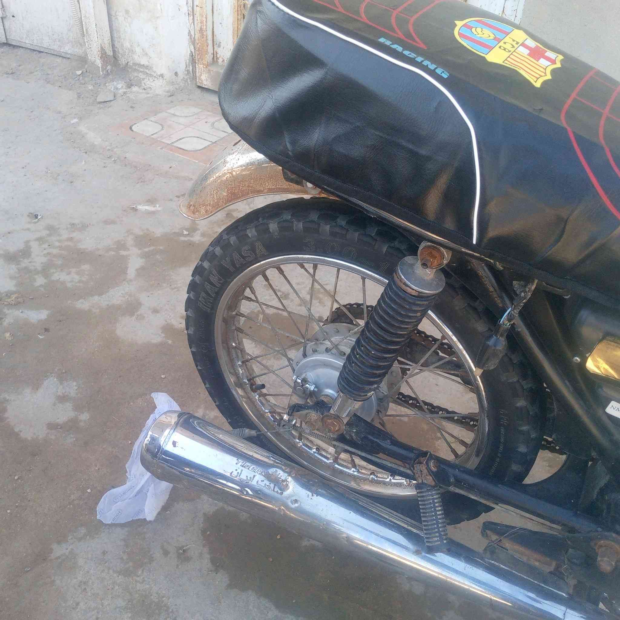 سلام عليكم دراجه للبيع مديل 14 دراجه خير من الله ابيعلك كوم حديد ب 300 وبيه مجال للطيبين  اروراقه مكبوسه  بس هنه بلجيس شاصيه لا ملحوم ولا بيه فطر مكاني كوت حي الجهاد الزنابره  رقم  ***********
