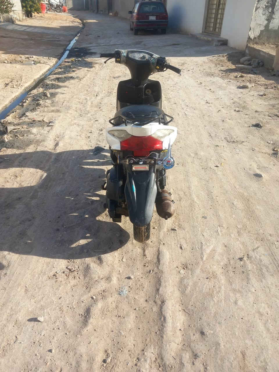 دراجة للبيع نكره سلف كامله من كلشي ماعايزه الف كله جديد متوازي على بيعه سعره مناسب ***********
