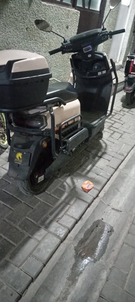 دراجه للبيع حلوى مابيه الي نقص السعر 900 وبيه مجال بغداد الصدريه الرقم ***********
